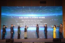 Des délégués donnent le coup d’envoi le 5 mars au Vietnam des essais cliniques du premier médicament antiviral oral contre la dengue et d’autres maladies infectieuses apparentées. Photo : gracieuseté de l’organisateur.