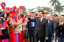 Le secrétaire général du PPRL et président du Laos entame sa visite d’État au Vietnam
