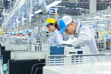 Au 30 juin 2025, le pays avait attiré un total de 21,51 milliards de dollars d'investissement direct étranger. Photo : baodautu.vn