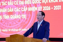 Le vice-président de l’Assemblée nationale, Tran Quang Phuong, travaille à Quang Tri. Photo : VNA.