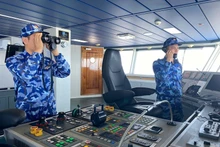 Les officiers et soldats de la Garde côtière tournés avec une confiance absolue vers le XIVe Congrès national du PCV