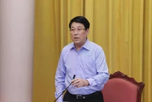 Le président Luong Cuong travaille avec le Bureau du président sur le bilan du mois de juin et les priorités pour le mois de juillet. Photo : VNA.