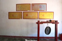 L’architecture singulière d’une ancienne maison communale conservant dix édits impériaux à Hoi An