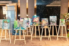 Plus de 30 tableaux d'élèves vietnamiens exposés au Musée du Louvre (France)