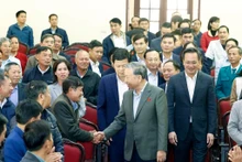 Le secrétaire général du Parti à l’écoute d’électeurs à Hung Yen