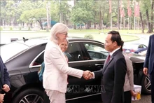 La Gouverneure générale australienne Sam Mostyn et Tran Luu Quang, secrétaire du Comité du Parti de Ho Chi Minh-Ville. Photo : VNA.