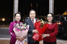 Cérémonie de départ du président de l’Assemblée nationale, Tran Thanh Man, à l'aéroport de Noi Bai. Photo : VNA.