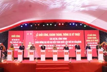 Lancement de la la deuxième phase du parc industriel Que Vo II. Photo : VNA.