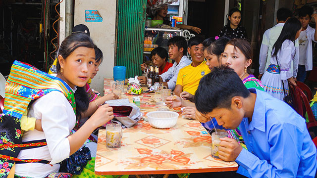 Des Mông font la promenade dans la rue ảnh 5 Des Mông font la promenade dans la rue ảnh 5