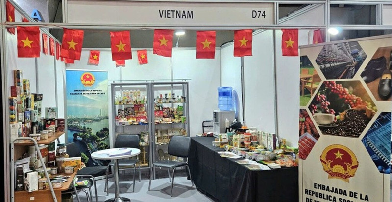 Un stand vietnamien au Salon international de l’alimentation et des services "Espacio Food & Service 2025", à Santiago, au Chili. Photo : Ambassade du Vietnam au Chili. 