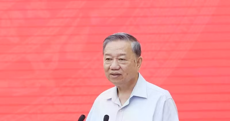 Le secrétaire général du Parti, Tô Lâm, prend la parole lors de la séance de travail. Photo : VNA