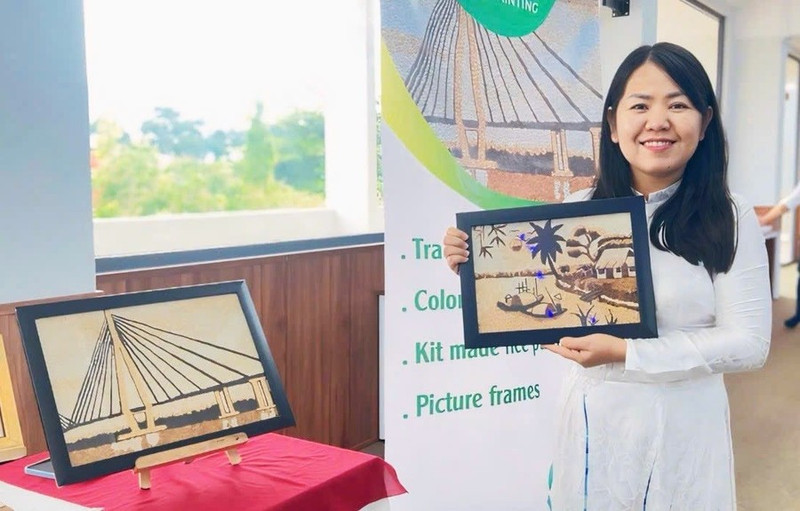 Tran Thi Hien Triet et ses peintures de riz impressionnantes.