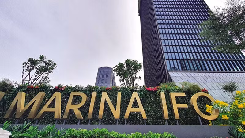 La tour Saigon Marina IFC s'affirme comme un nouveau repère de prospérité pour la ville et propose un modèle urbain « vivre - travailler - se divertir » (live – work – play) moderne et civilisée.