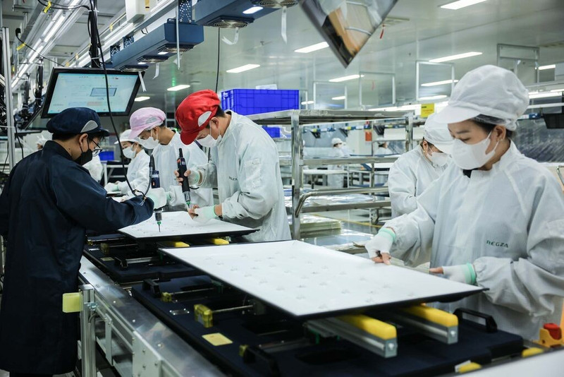 Le secteur de la transformation et de la fabrication continue de dominer l’attraction des IDE. Photo : VNA.