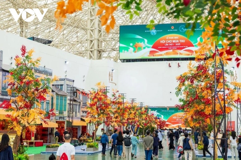 L’espace « Quintessence de l’automne de Hanoï » est soigneusement conçu avec une gamme complète de couleurs, d'images et de saveurs invitant les visiteurs à ressentir l'atmosphère caractéristique de l'automne à Hanoï. Photo : VOV