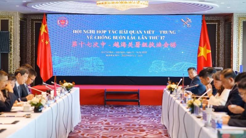 Lors de la 17ᵉ conférence de coopération Vietnam – Chine sur la lutte contre la contrebande, du 12 au 14 août, à Ho Chi Minh-Ville. Photo : département des Douanes du Vietnam.