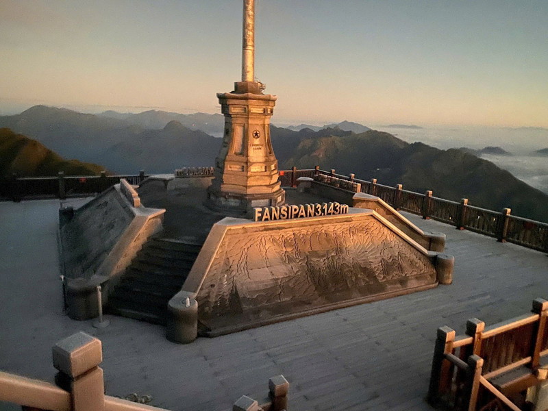 En hiver, le mont Fansipan accueille de nombreux touristes curieux de voir la neige dans un pays tropical. Photo : Sun World Fansipan Legen.