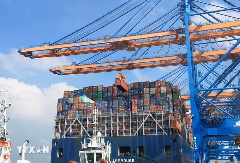 Au port international de Gemalink, dans le chef-lieu de Phu My, province de Bà Ria-Vung Tàu (Sud). Photo : VNA