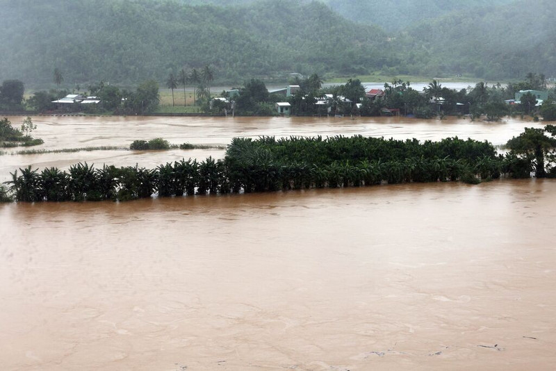 De nombreuses localités du Centre, dont la ville de Da Nang, sont gravement inondées. Photo : VNA