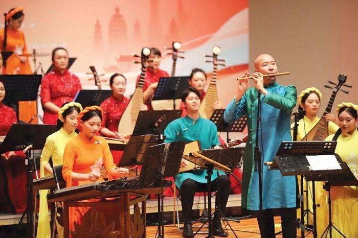 Des artistes vietnamiens lors du Festival de la culture et du tourisme du Vietnam au Yunnan, en Chine, en novembre 2024. Photo : icd.gov.vn
