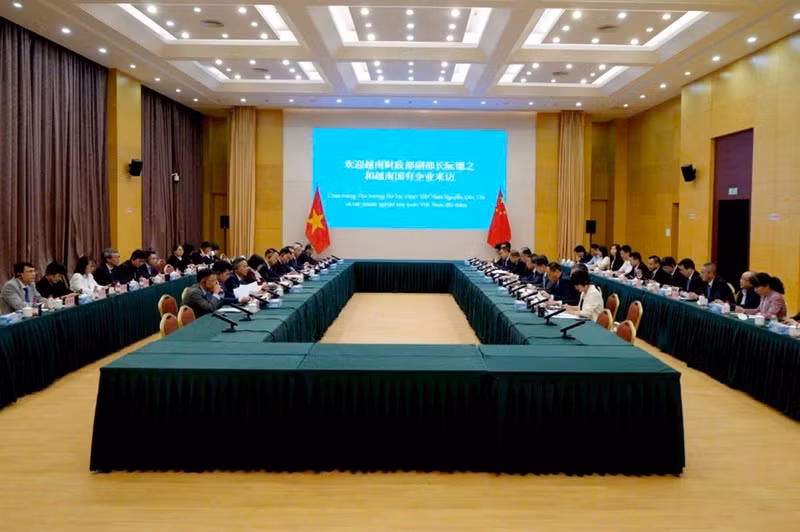 Vue générale de la séance de travail. Photo : baodautu.vn