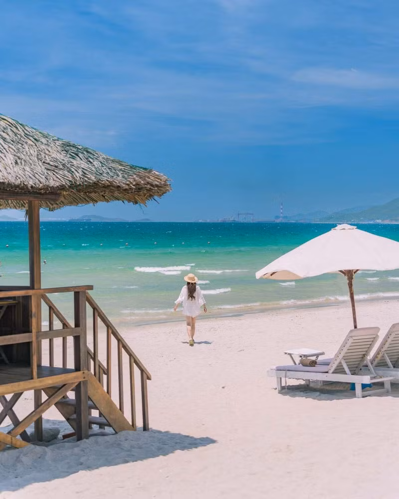 La plage de Doc Let a été classée parmi les 10 meilleures plages d’Asie du Sud-Est pour un séjour ensoleillé en hiver par le quotidien britannique Daily Mail. Photo: Hong Nhat/vnexpress.