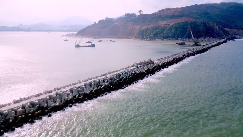 Le Vietnam est bien placé pour développer fortement son secteur logistique, notamment dans dix prochaines années. Photo : VNA