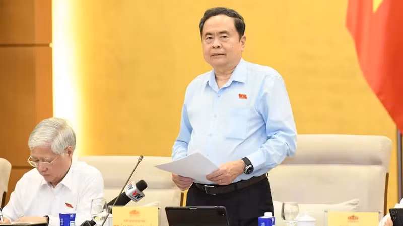 Le président de l’Assemblée nationale, Trân Thanh Mân, s’exprime lors de la réunion avec le Conseil des affaires ethniques, les commissions et le bureau de l’Assemblée nationale, à Hanoi, le 6 juillet. Photo : NDEL.