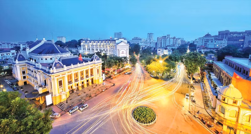 Hanoï affirme son rôle de capitale pour bâtir une ville prospère, moderne et civilisée. Photo : VNA