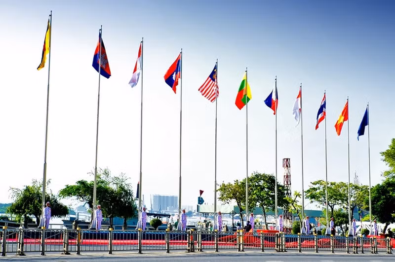 Dans un monde en plein mutation, le Vietnam est toujours prêt à contribuer davantage au développement de l’ASEAN dans la nouvelle ère. Photo : dantri.