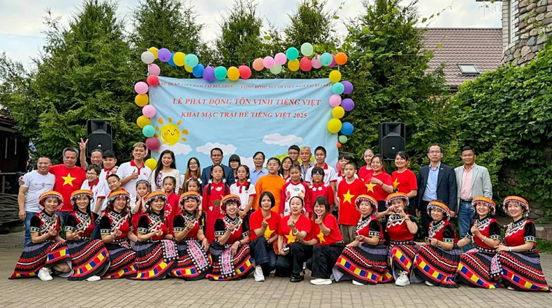 La 4e édition du Camp d’été de la langue vietnamienne au Bélarus attire la participation de nombreux enfants d’origine vietnamienne. Photo : Ambassade du Vietnam au Bélarus