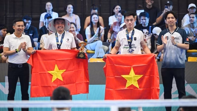 Ly Hoang Nam et Truong Vinh Hien sont deux joueurs très attendus par les fans de pickleball vietnamiens. 