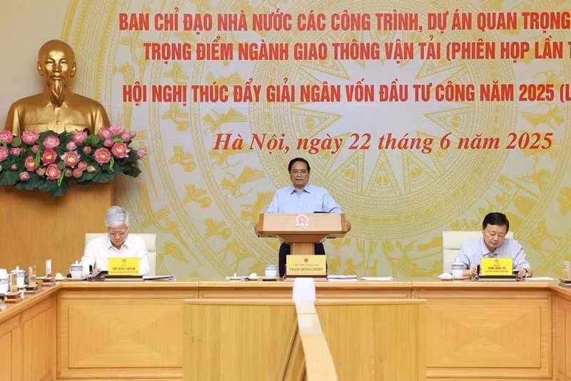 Le Premier ministre Pham Minh Chinh préside la téléconférence nationale le 22 juin. Photo : VNA.