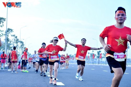Des participants de la course « Mon Vietnam 2025 ». Photo : VOV5. 