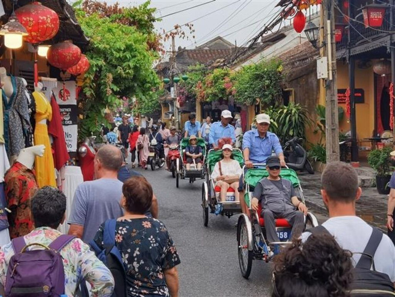 Hôi An reste une destination très prisée des touristes vietnamiens et étrangers. Photo : VNA.