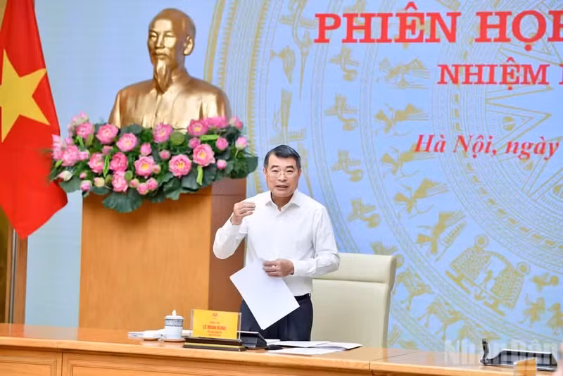 Le Premier ministre Le Minh Hung, président du Conseil central de l’émulation et des récompenses. Photo : NDEL.