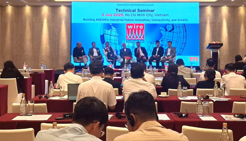 Lors du séminaire technique intitulé « Construire l’avenir industriel de l’Asie du Sud-Est : Innovation – Connexion – Croissance ». Photo : congthuong.vn