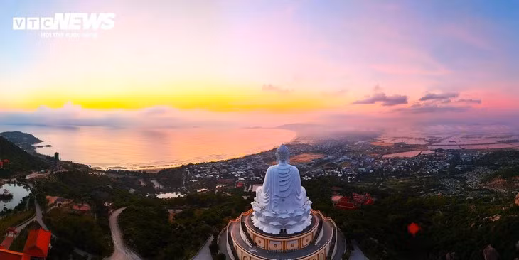 Le long de la ĐT.639, on trouve des merveilles naturelles comme Cat Hai, Dê Gi, Vung Bôi, ou encore la pagode Ông Nui, toutes préservées et paisibles.