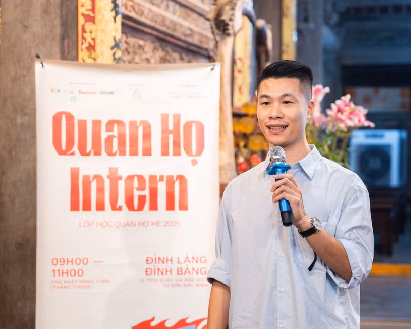 Selon Nguyen Anh Tuan, fondateur du projet « Quan ho intern », le quan ho n’est pas qu’un simple chant, c’est un art de vivre raffiné, un sens du rituel et une philosophie de la beauté. Photo : Quan ho intern