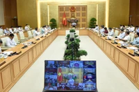 Le PM Pham Minh Chinh prend la parole lors de la réunion du comité de pilotage d’État pour les projets nationaux clés de transport. Photo : Trân Hai/NDEL.