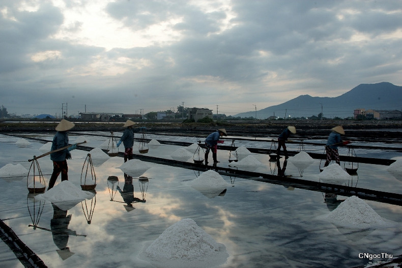 Le champ de sel de Hon Khoi ảnh 2