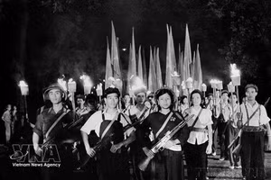 La jeunesse vietnamienne avance résolument sous le drapeau du Parti