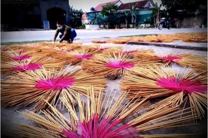 Produits d’encens naturel du village traditionnel de Bao Ân. Photo : suckhoedoisong.vn 