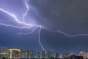 La Journée météorologique mondiale souligne l'importance cruciale des données d'observation hydrométéorologique et environnementale pour la protection des actifs, des vies humaines et des écosystèmes face à l'intensification des risques climatiques. Photo : VNA. 