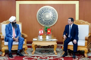 Le ministre vietnamien de l’Agriculture et de l’Environnement, Tran Duc Thang, a reçu le ministre canadien du Développement international, Randeep Sarai, en visite de travail au Vietnam.