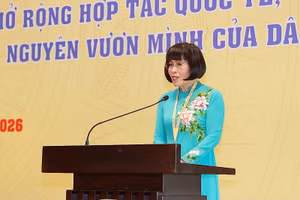 La docteure Phan Bich Thien, membre du Comité central du Front de la Patrie du Vietnam et présidente du Forum des femmes vietnamiennes en Europe. (Photo : Dinh Hoa)