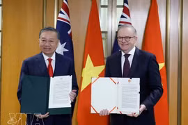 Le secrétaire général du Parti et président de la République, Tô Lâm et le Premier ministre australien Anthony Albanese, en août en Australie. Photo : VNA.