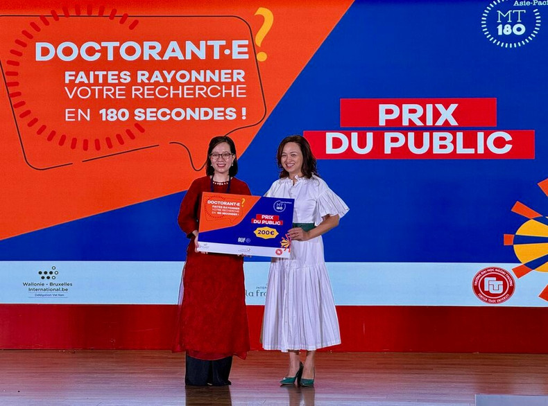 Le prix du public a été octroyé à Nguyen Ha Thu, doctorante en odontologie, de l’Université de Médecine de Hanoi. Le prix du public a été octroyé à Nguyen Ha Thu, doctorante en odontologie, de l’Université de Médecine de Hanoi.