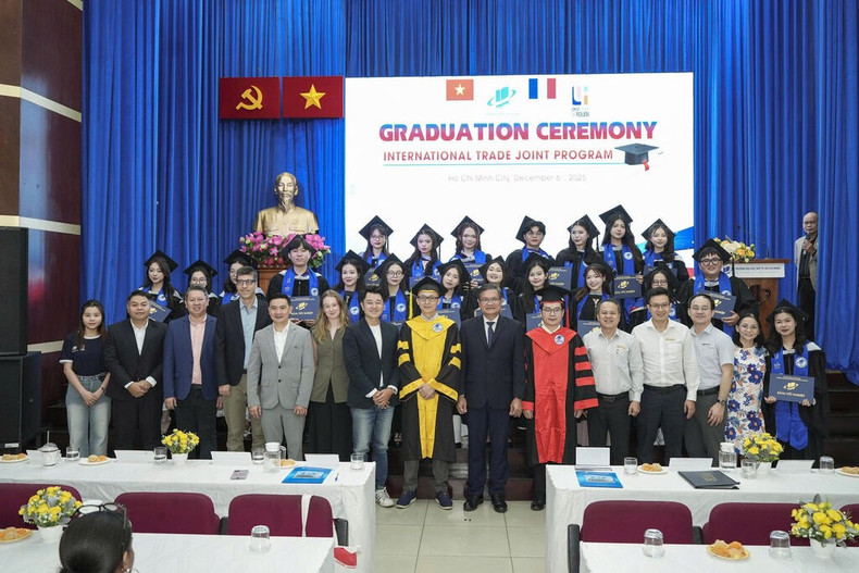 Membres, partenaires et dipômés du programme de liaison MCI.