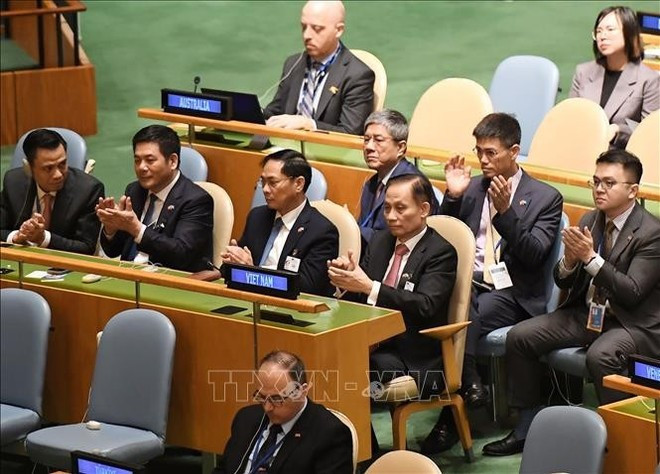 Délégation vietnamienne au débat général de haut niveau de la 80e session de l’Assemblée générale (AG) des Nations Unies. Photo : VNA. Délégation vietnamienne au débat général de haut niveau de la 80e session de l’Assemblée générale (AG) des Nations Unies. Photo : VNA.